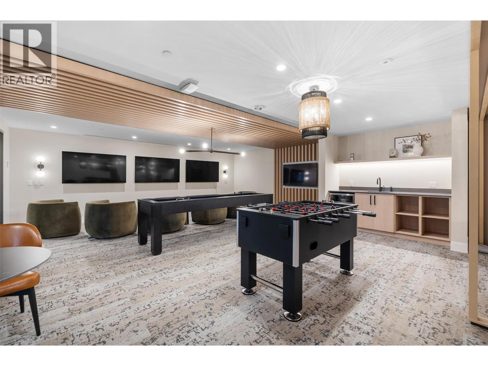 3340 Lakeshore Drive Unit# 514. Kelowna, British Columbia