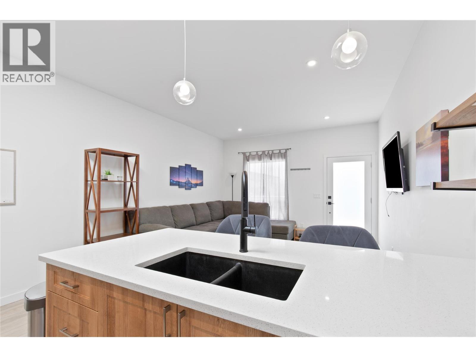 8900 Jim Bailey Road Unit# 107. Kelowna, British Columbia