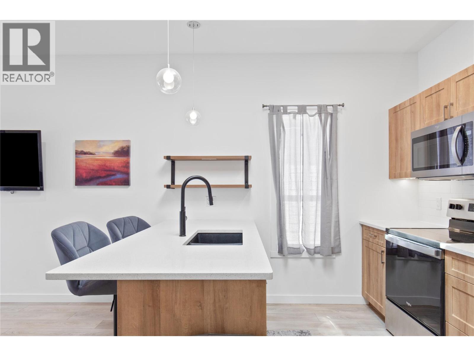 8900 Jim Bailey Road Unit# 107. Kelowna, British Columbia