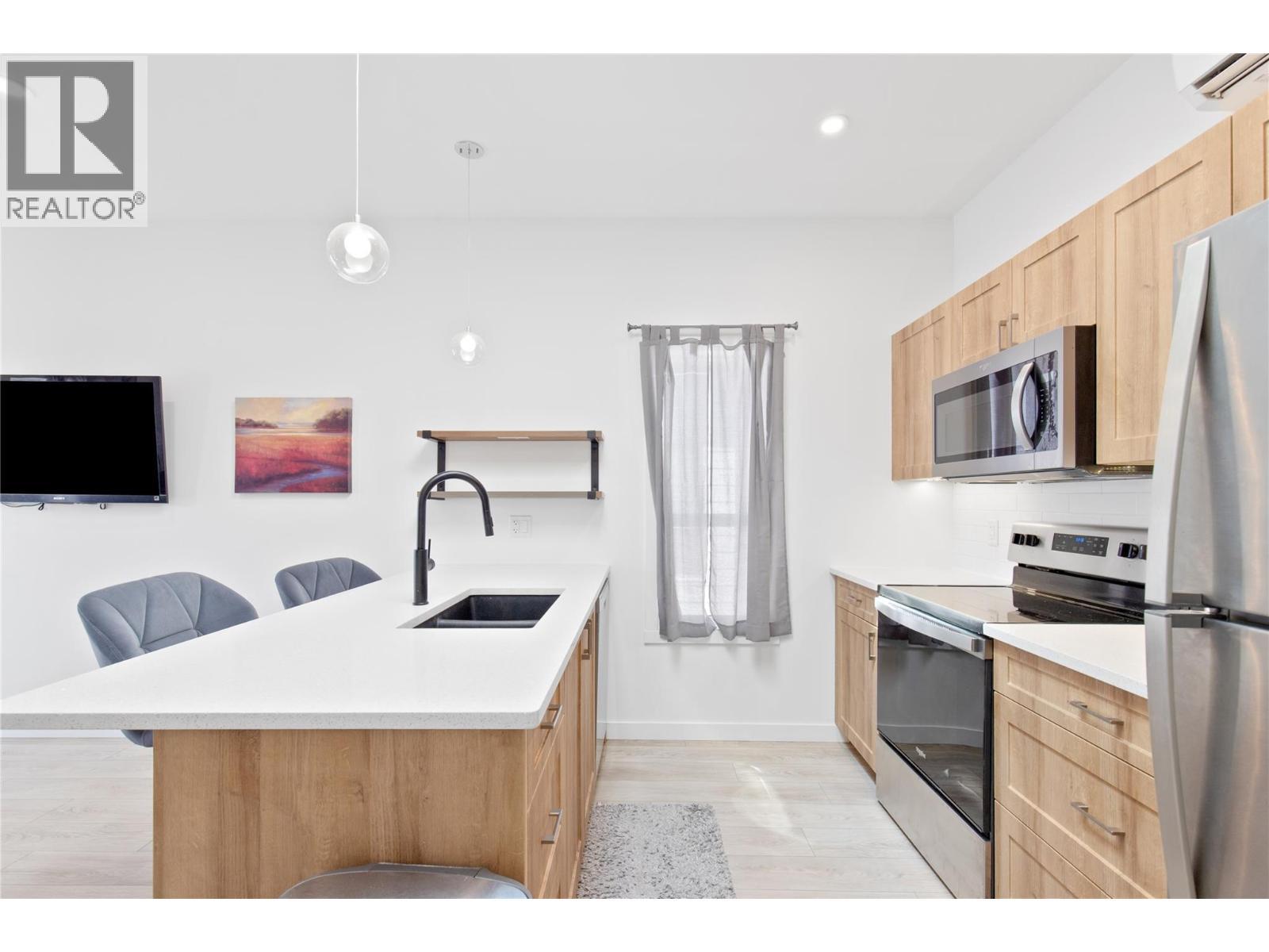 8900 Jim Bailey Road Unit# 107. Kelowna, British Columbia