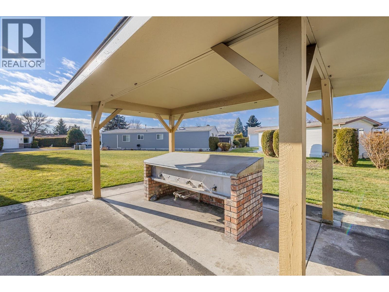 1260 Raymer Avenue Unit# 438. Kelowna, British Columbia