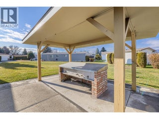 1260 Raymer Avenue Unit# 438. Kelowna, British Columbia