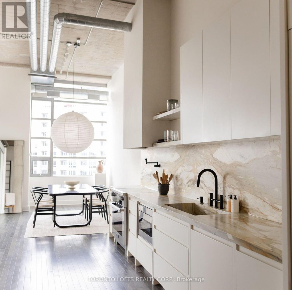 318 - 637 Lake Shore Boulevard W, Toronto (waterfront Communities)