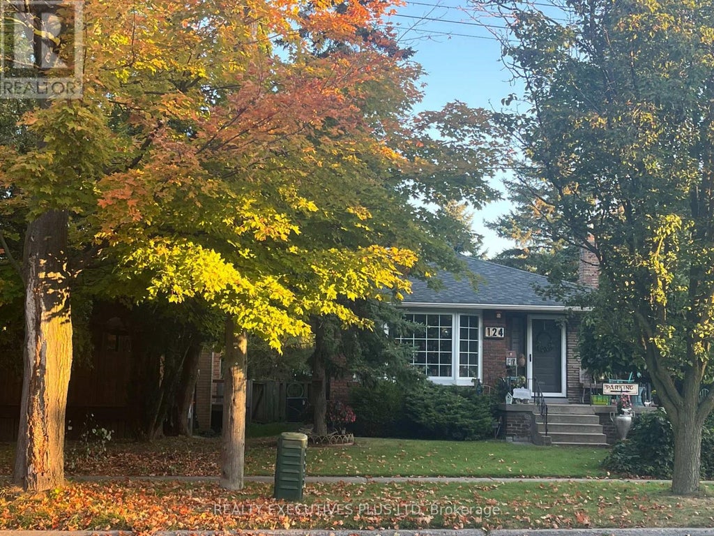 124 Applefield Drive, Toronto (bendale)