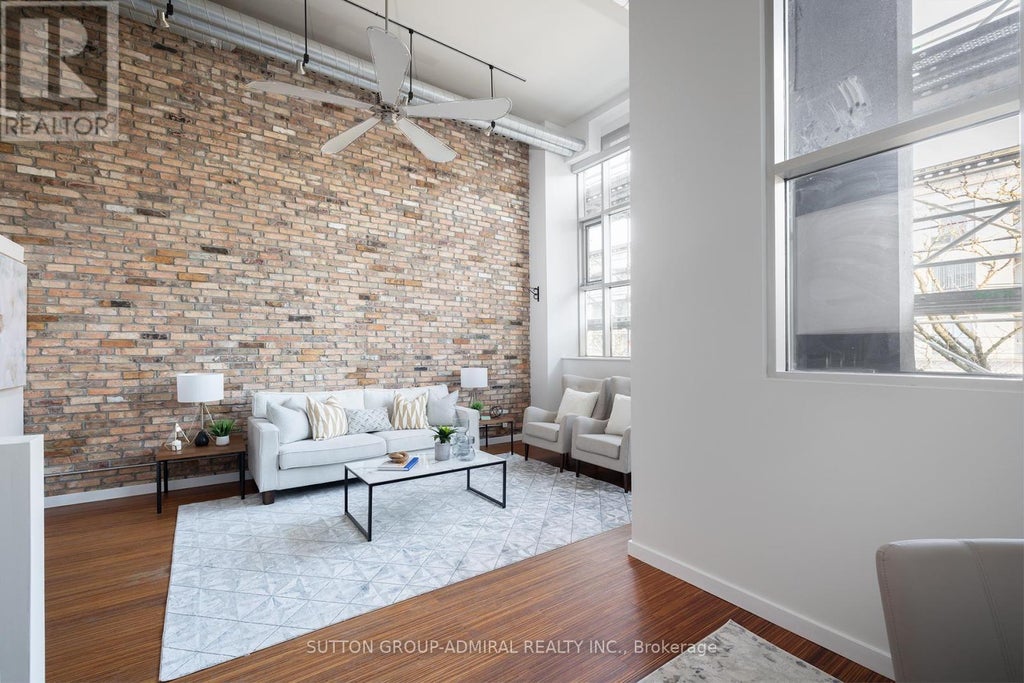 201 - 1852 Queen Street E, Toronto (the Beaches)