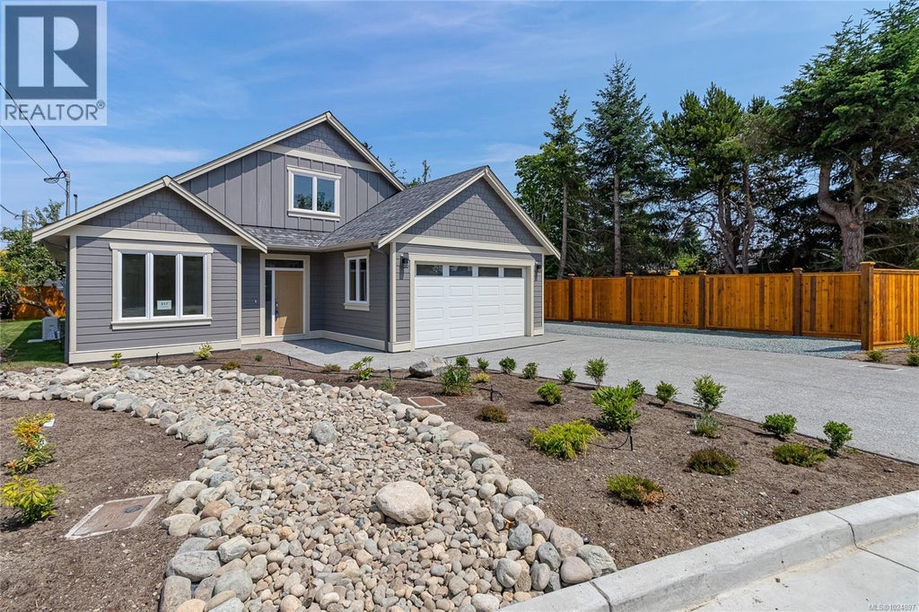 317 Pioneer Crecent, Parksville