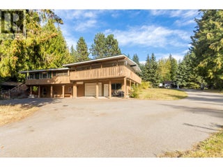 5246 Mayfair Road Se. Salmon Arm, British Columbia