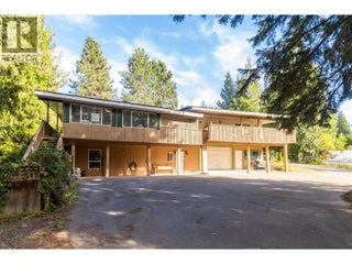 5246 Mayfair Road Se. Salmon Arm, British Columbia