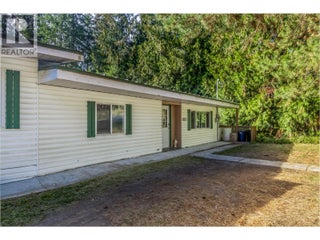 5246 Mayfair Road Se. Salmon Arm, British Columbia