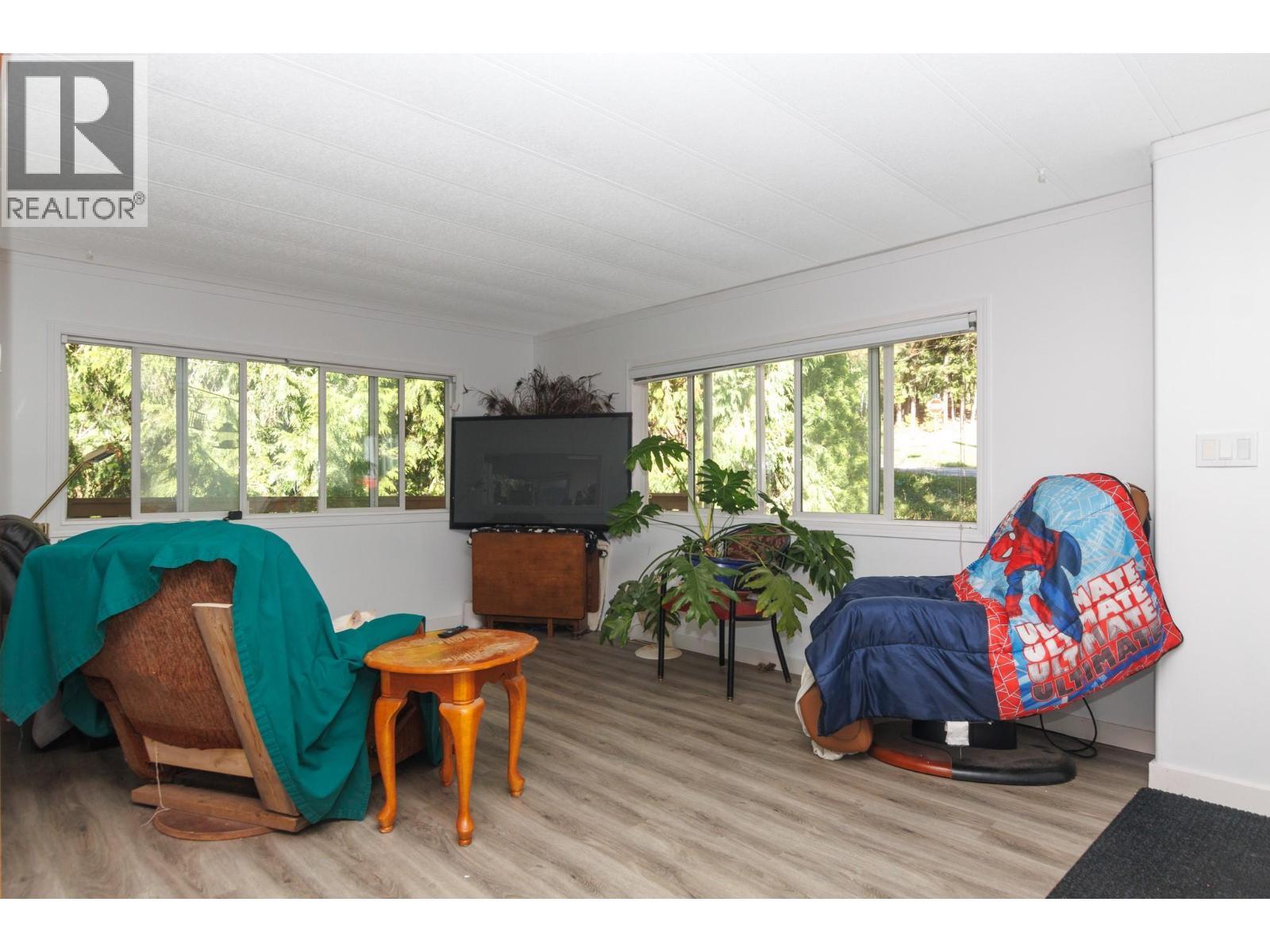 5246 Mayfair Road Se. Salmon Arm, British Columbia