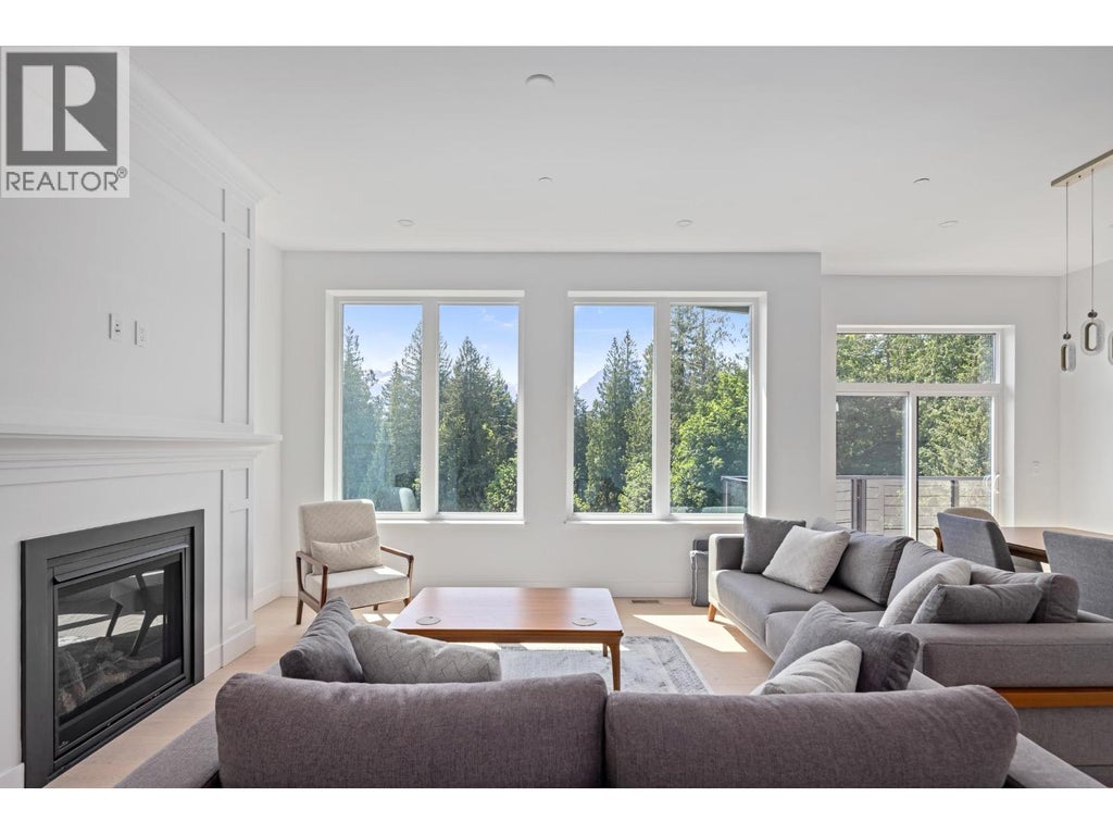 37 3385 Mamquam Road, Squamish