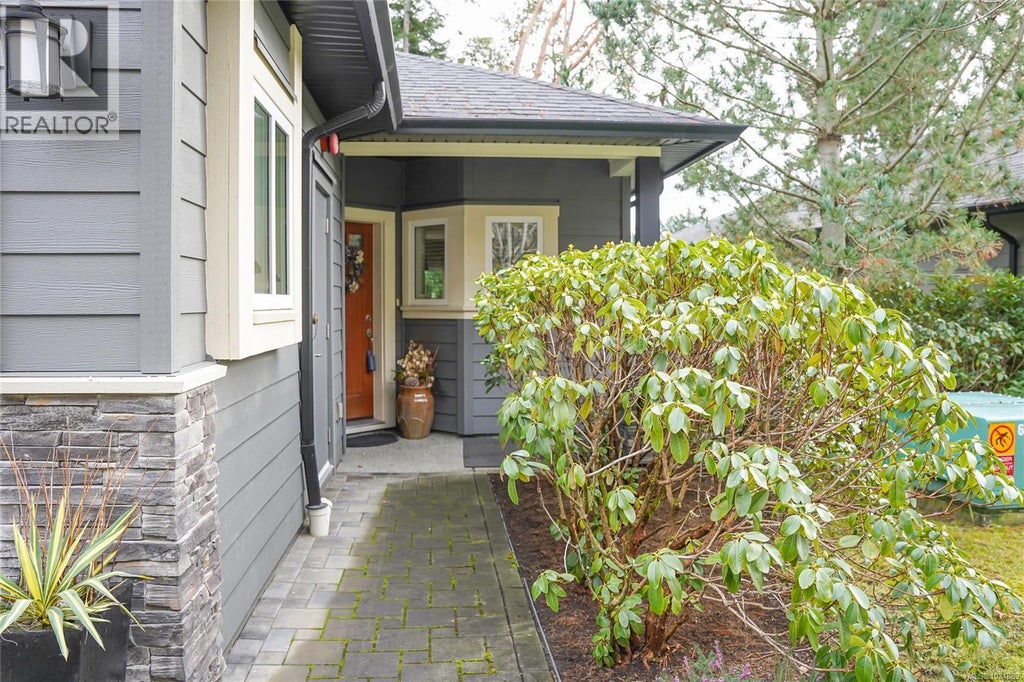 7 2319 Chilco Road, View Royal