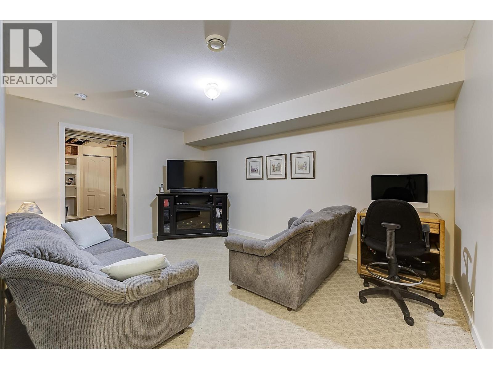 5280 Allenby Lane. Kelowna, British Columbia