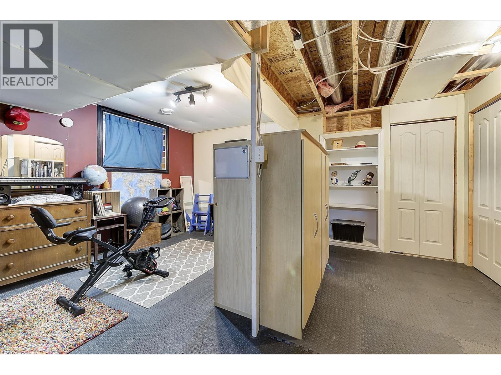 5280 Allenby Lane. Kelowna, British Columbia