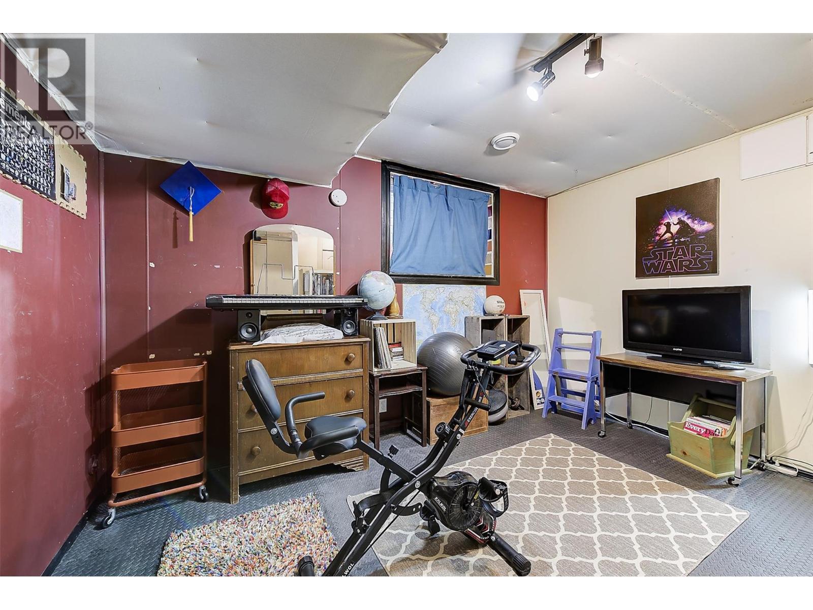 5280 Allenby Lane. Kelowna, British Columbia