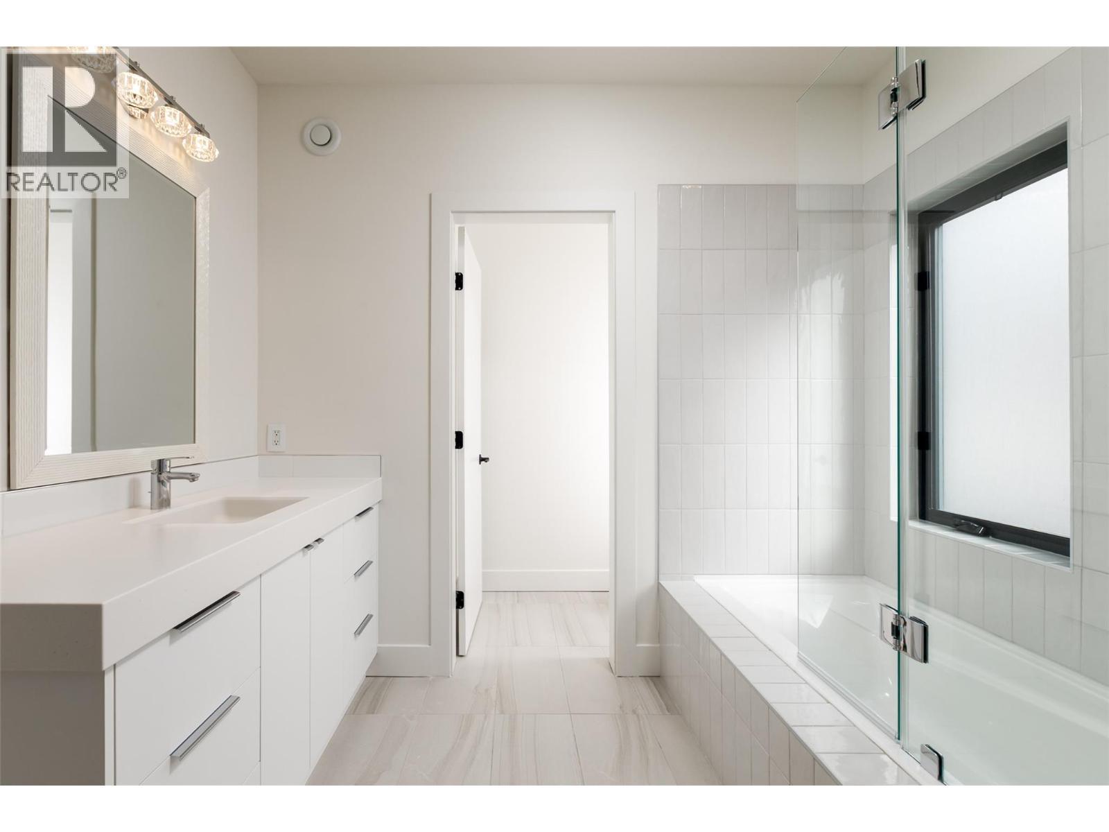 130 Flagstone Rise. Naramata, British Columbia