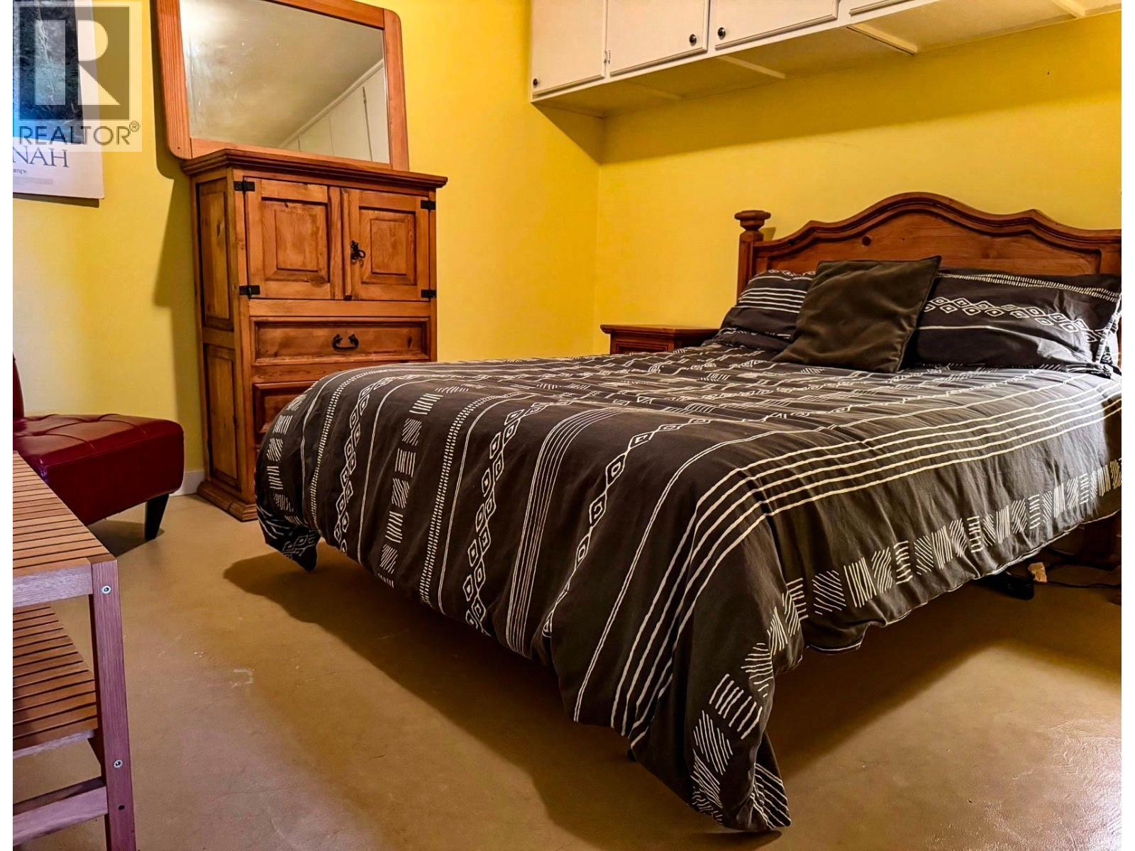 7068 Gun Lake West Road. Gold Bridge, British Columbia