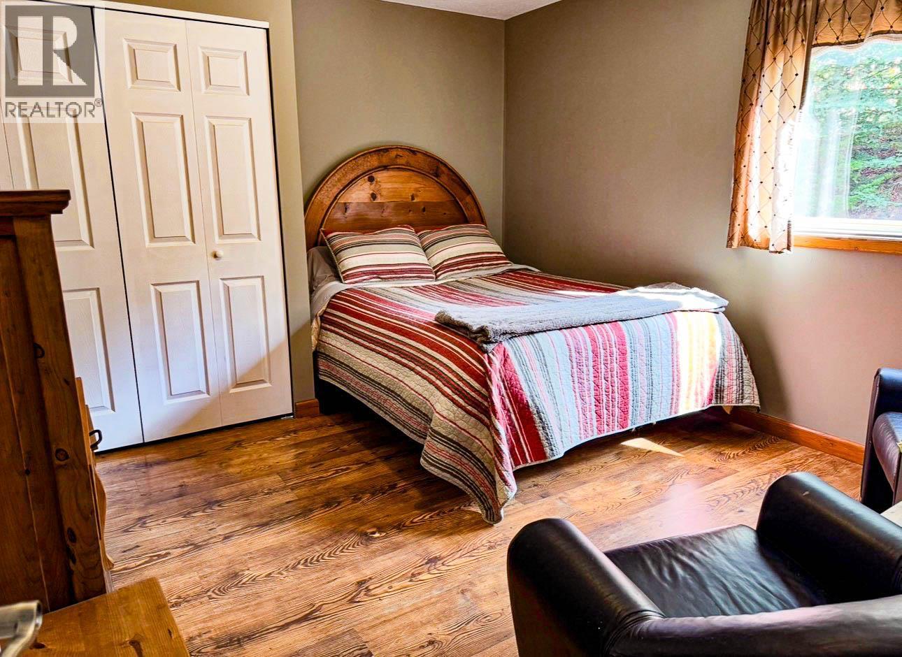 7068 Gun Lake West Road. Gold Bridge, British Columbia