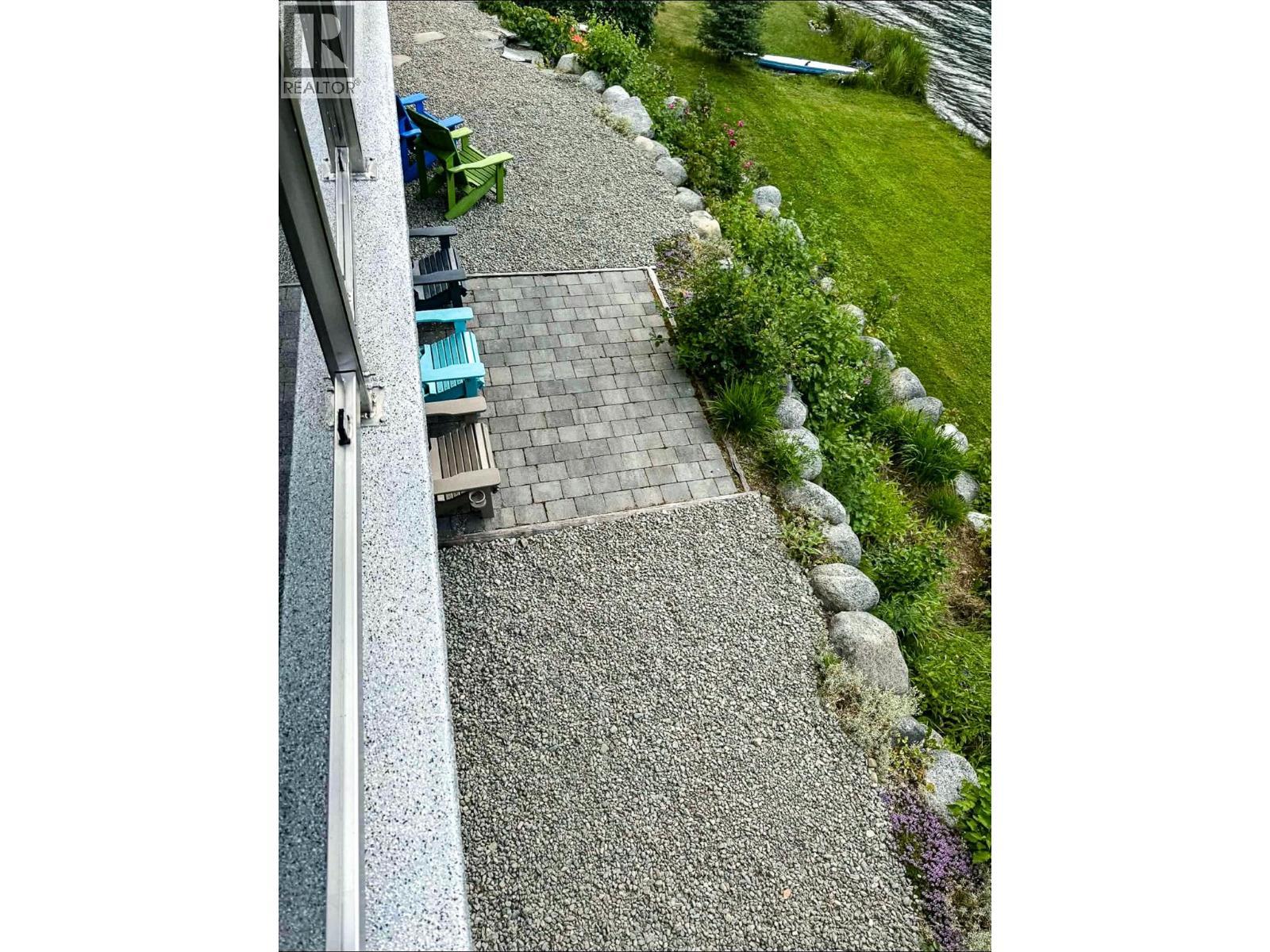 7068 Gun Lake West Road. Gold Bridge, British Columbia