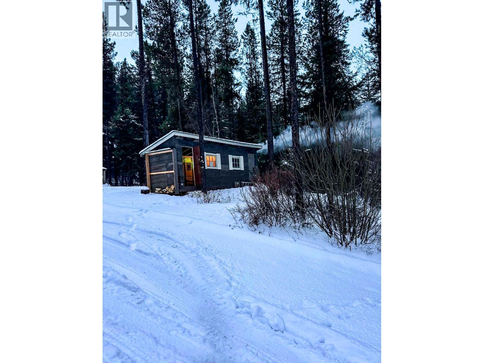 7068 Gun Lake West Road. Gold Bridge, British Columbia