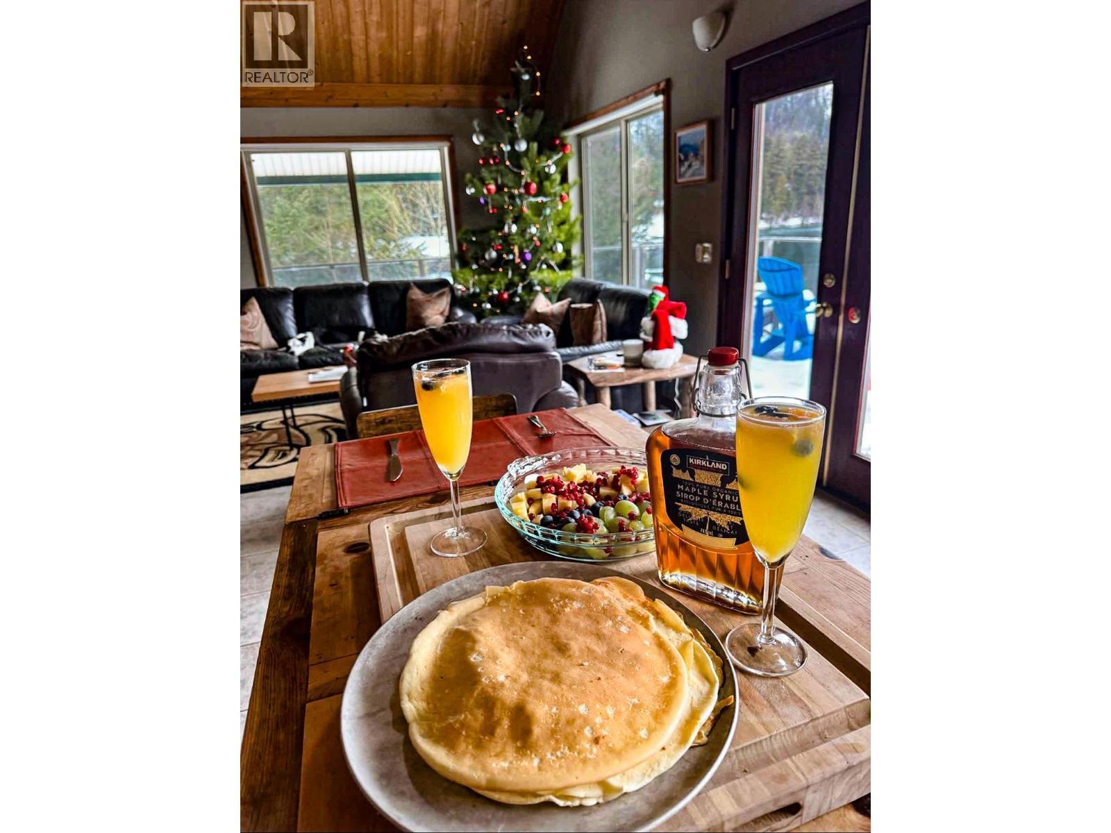 7068 Gun Lake West Road. Gold Bridge, British Columbia