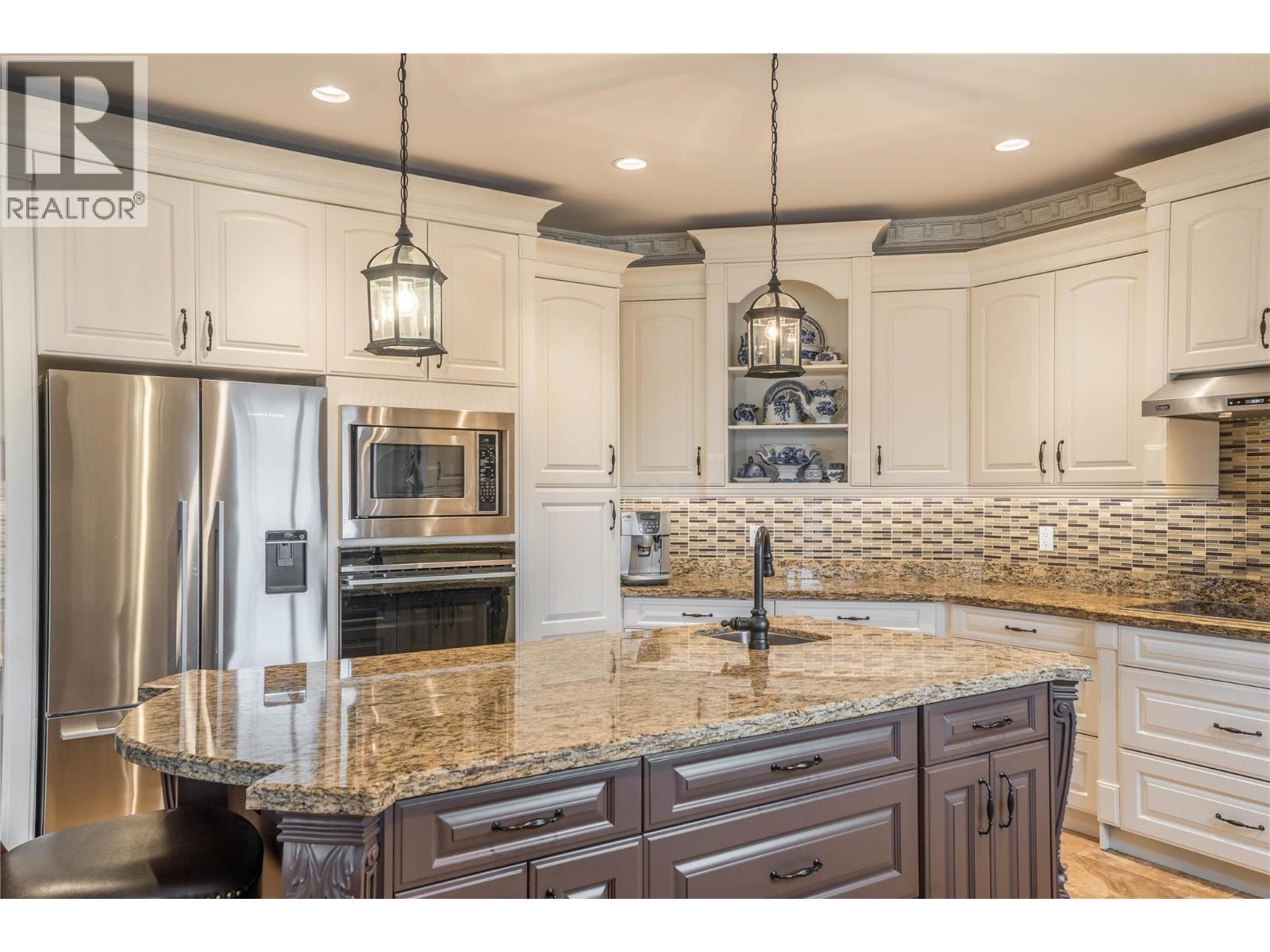 186 Jewel Place. Summerland, British Columbia