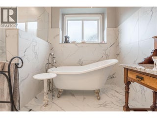 186 Jewel Place. Summerland, British Columbia