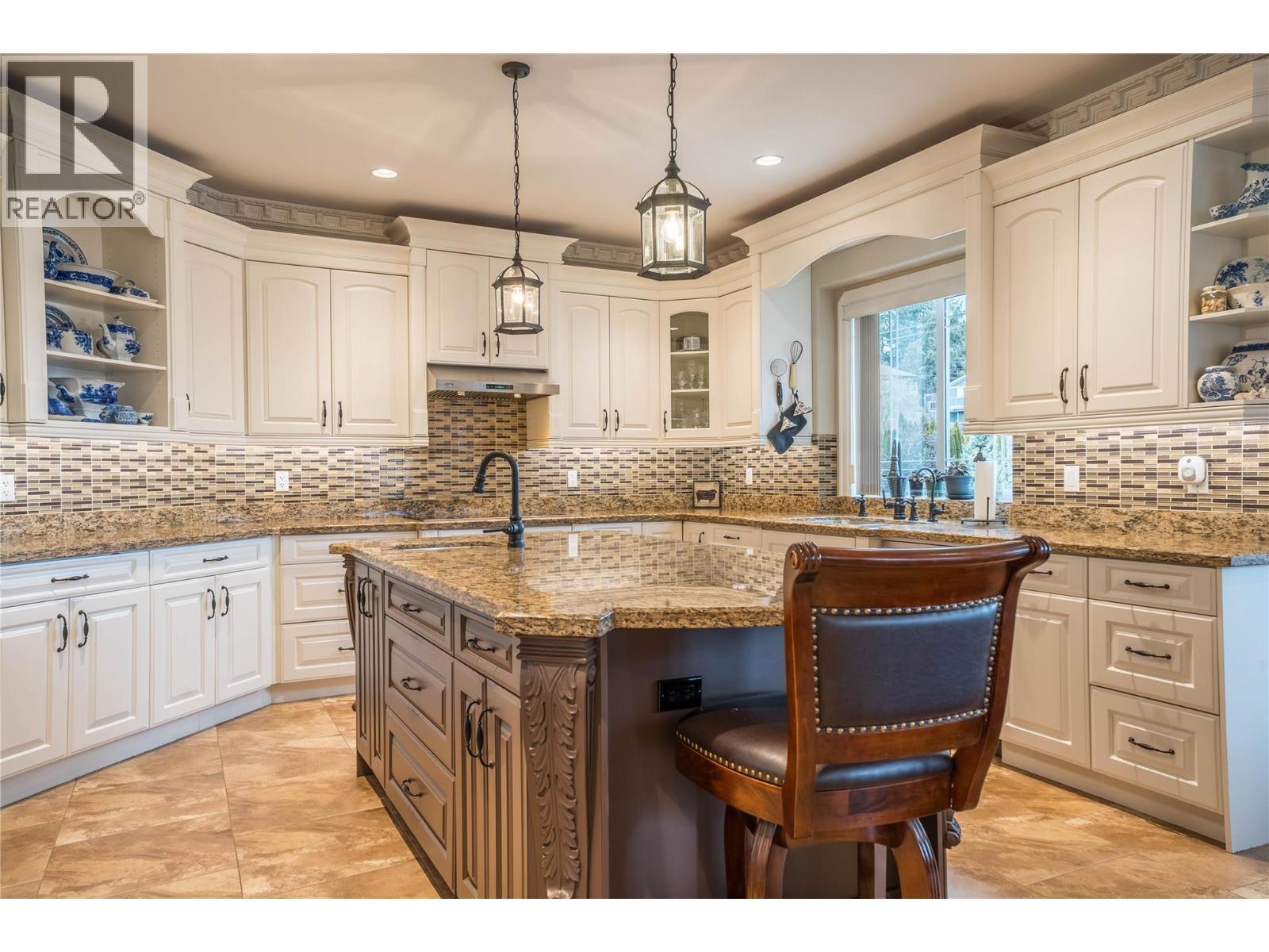 186 Jewel Place. Summerland, British Columbia