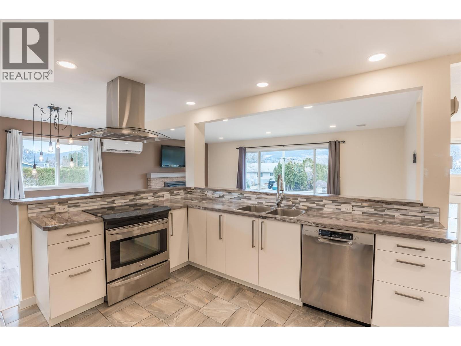 5010 Croil Avenue. Summerland, British Columbia