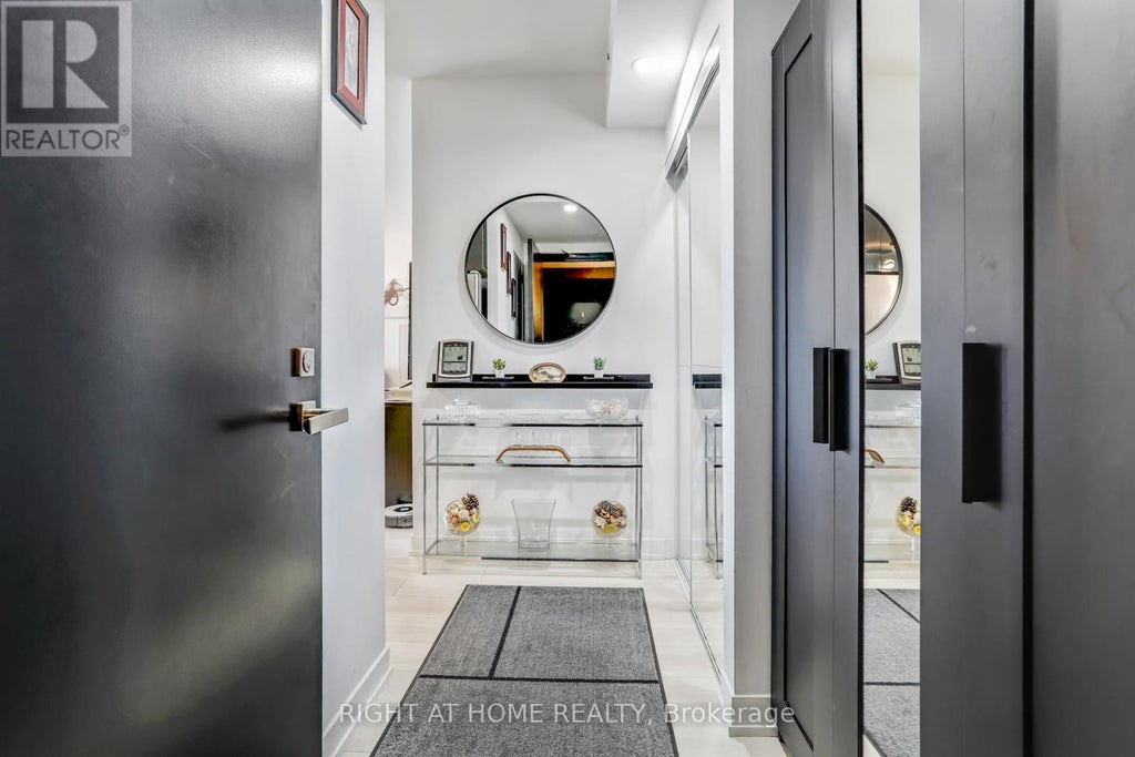 402 - 31 Tippett Road, Toronto (clanton Park)