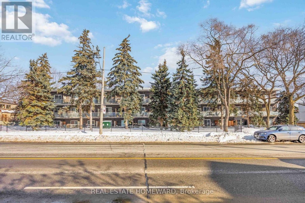 207 - 123 Woodbine Avenue, Toronto (the Beaches)