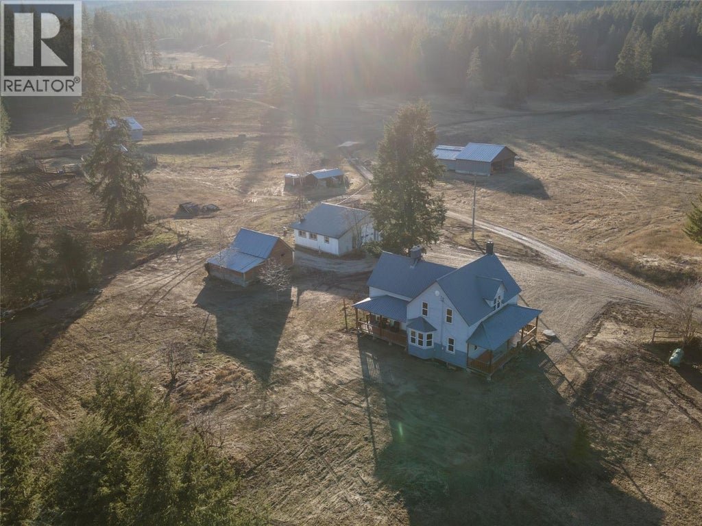 3135 Edes Road, Salmon Arm