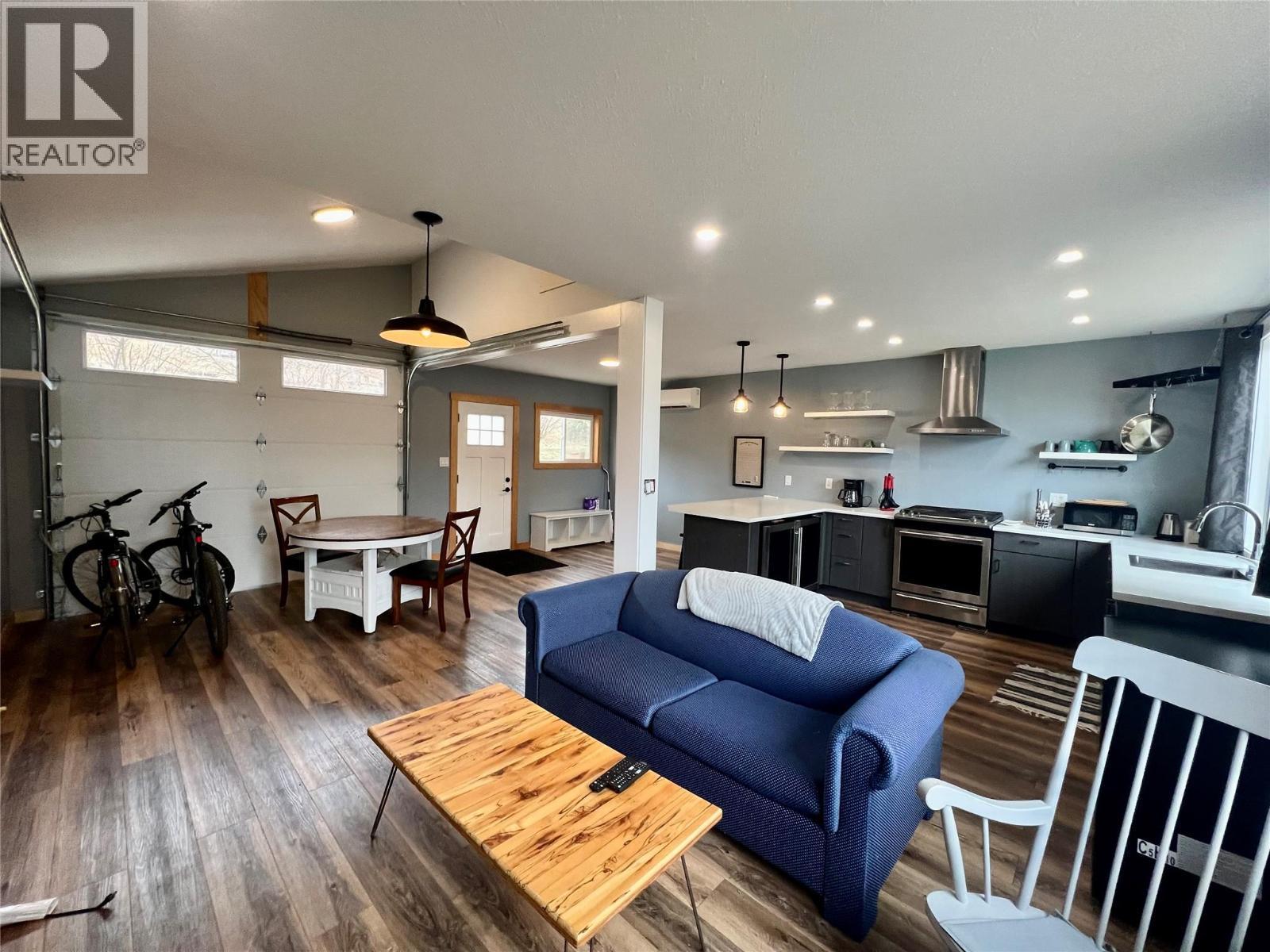 12914 Oyama Road. Lake Country, British Columbia