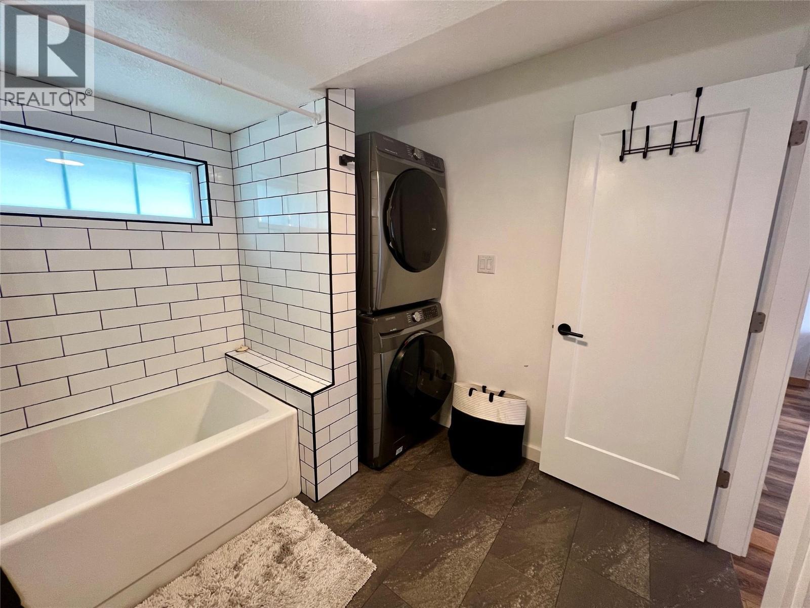 12914 Oyama Road. Lake Country, British Columbia