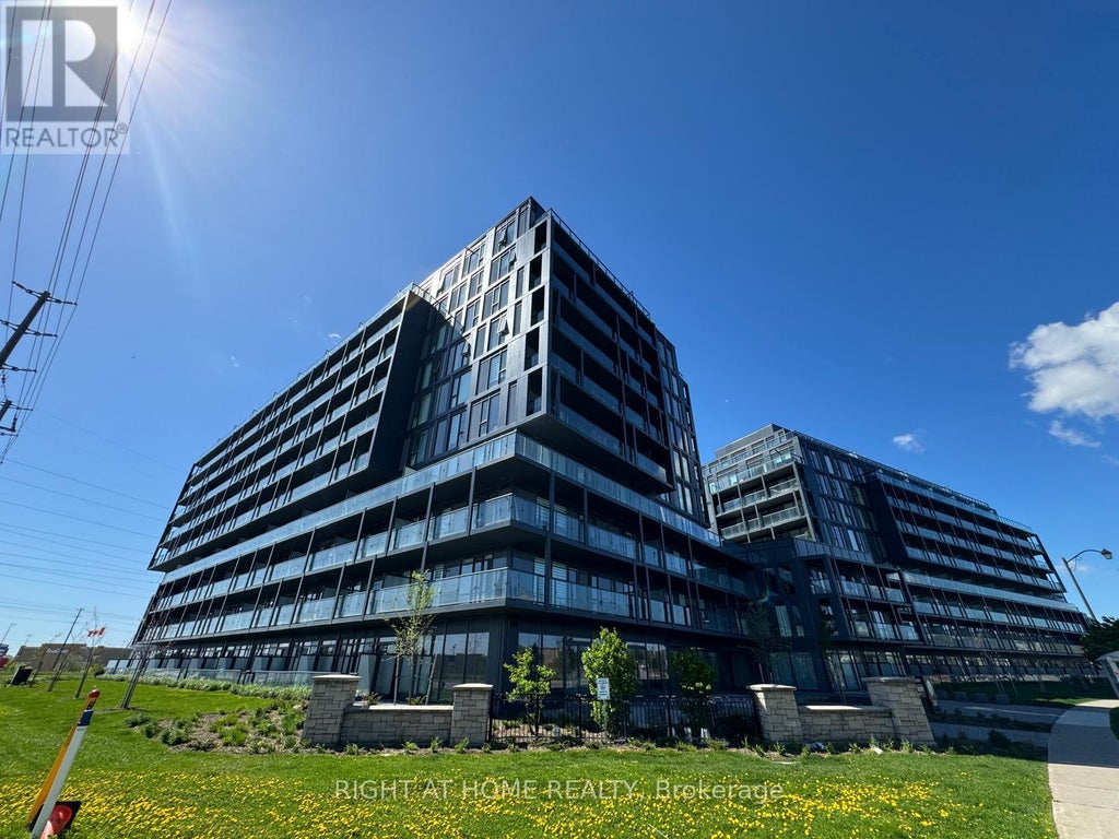 B1010 - 3200 Dakota Common N, Burlington (alton)