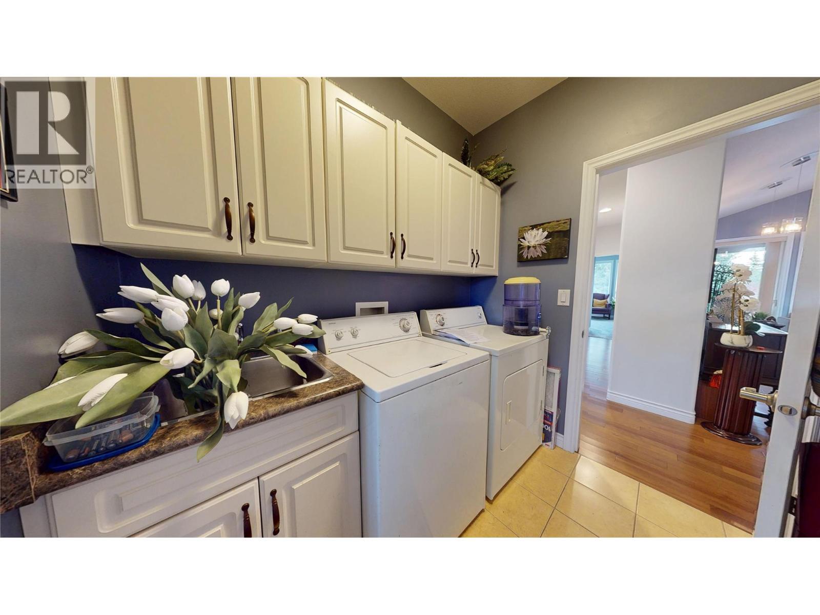 2523 Golf View Crescent. Blind Bay, British Columbia