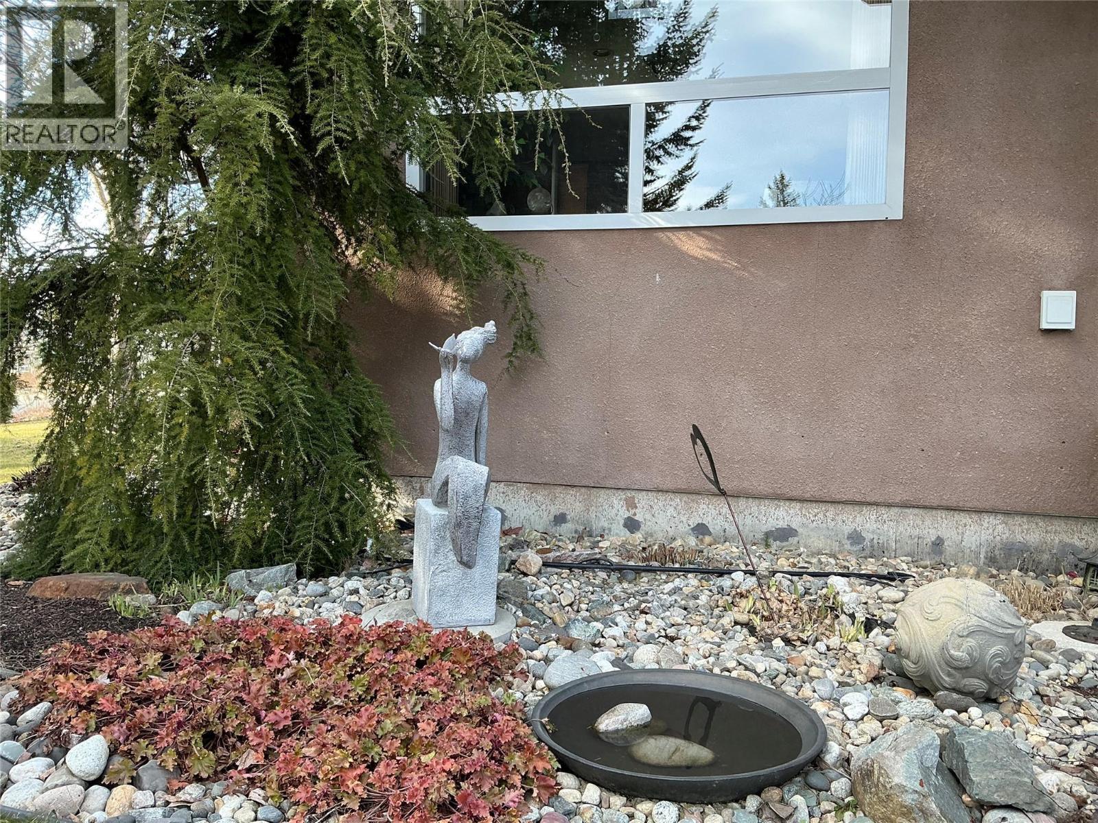 2523 Golf View Crescent. Blind Bay, British Columbia