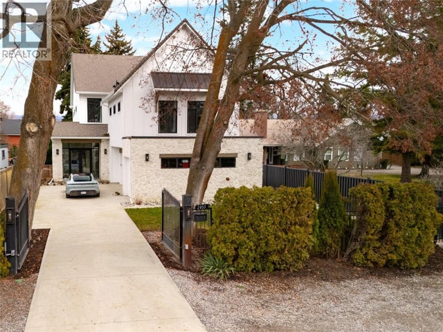 2053 Long Street, Kelowna