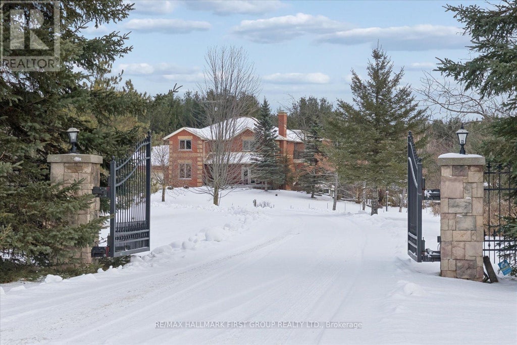 4655 Sideline 6, Pickering