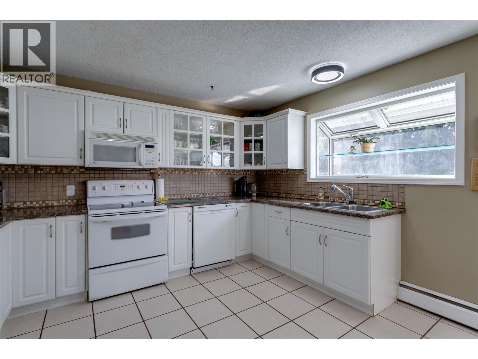 1710 Hollywood Road S. Kelowna, British Columbia