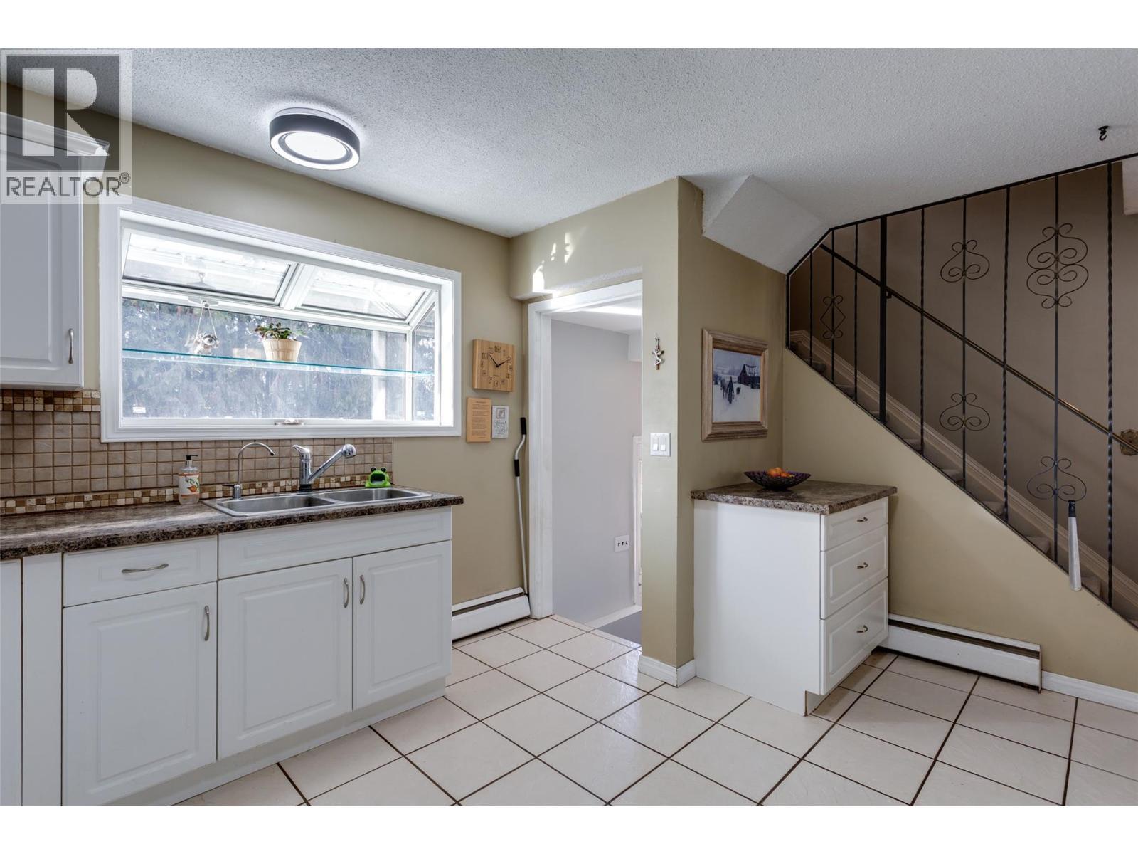 1710 Hollywood Road S. Kelowna, British Columbia