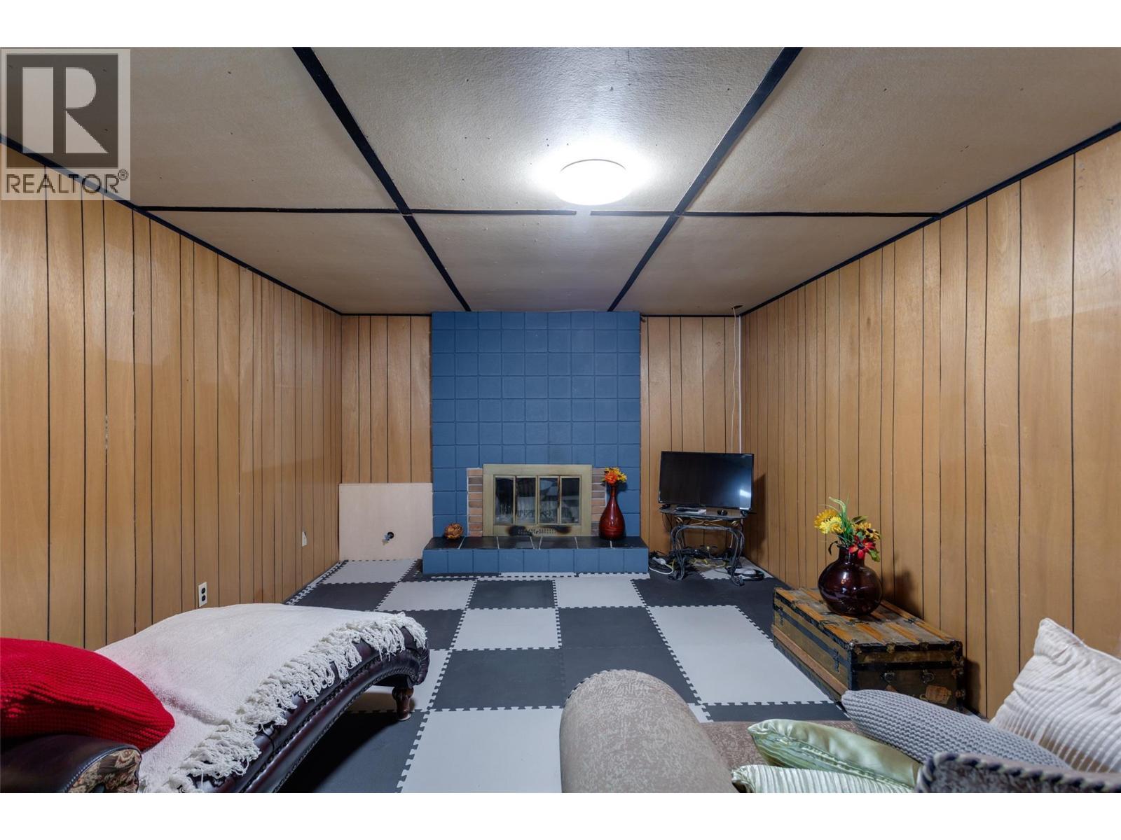 1710 Hollywood Road S. Kelowna, British Columbia