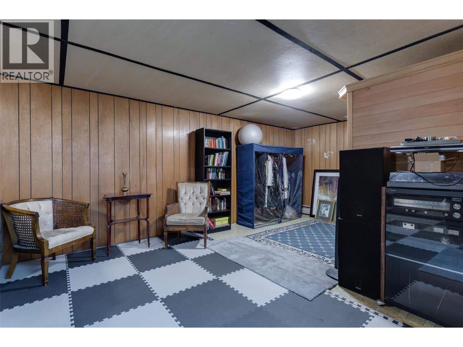 1710 Hollywood Road S. Kelowna, British Columbia