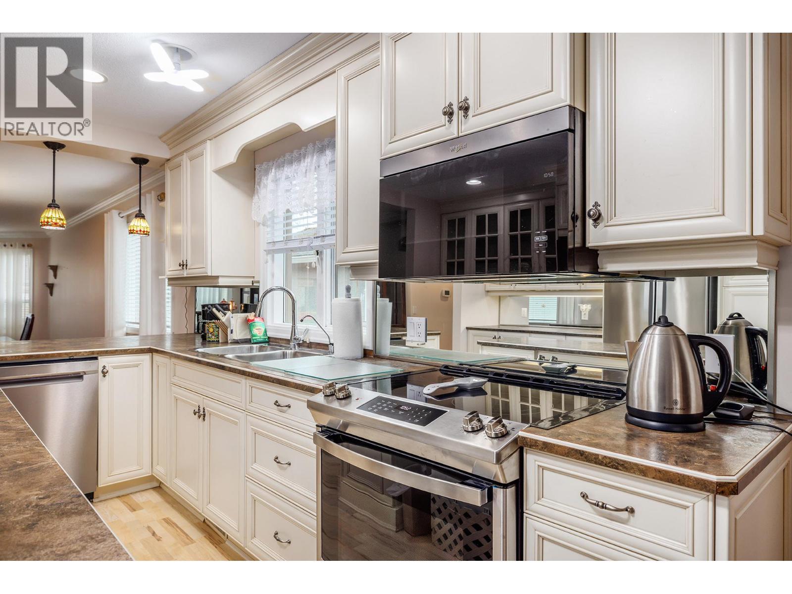 615 Glenmeadows Road Unit# 55. Kelowna, British Columbia