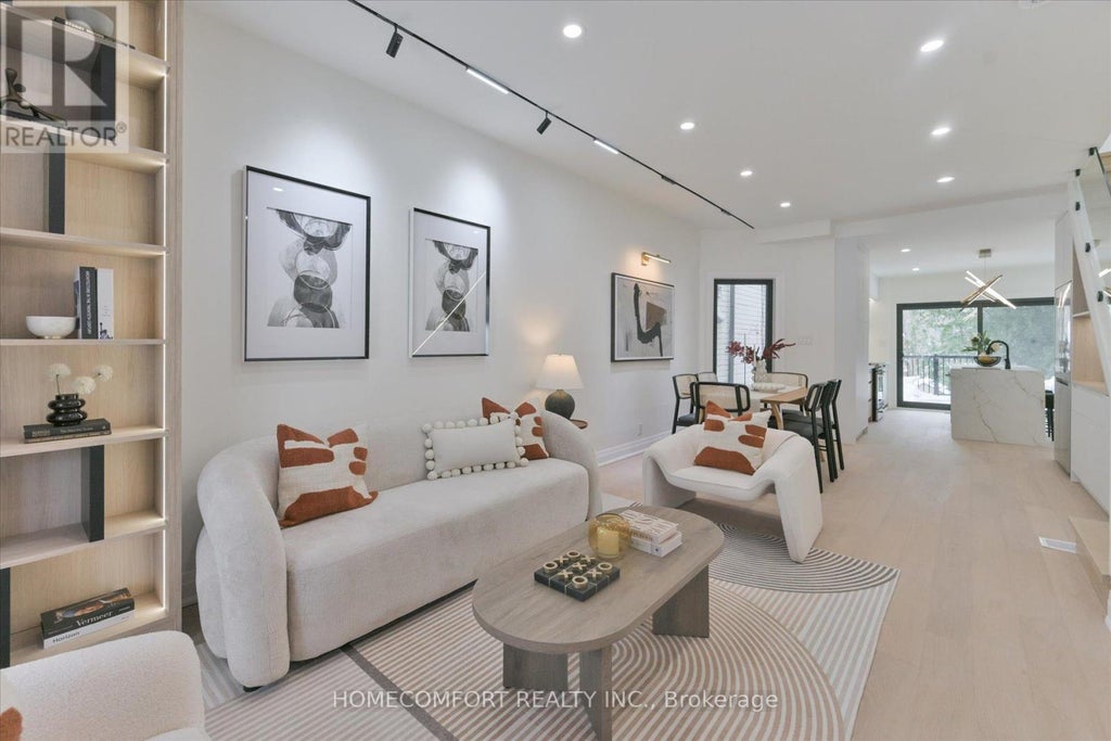 192 Waverley Road, Toronto (the Beaches)