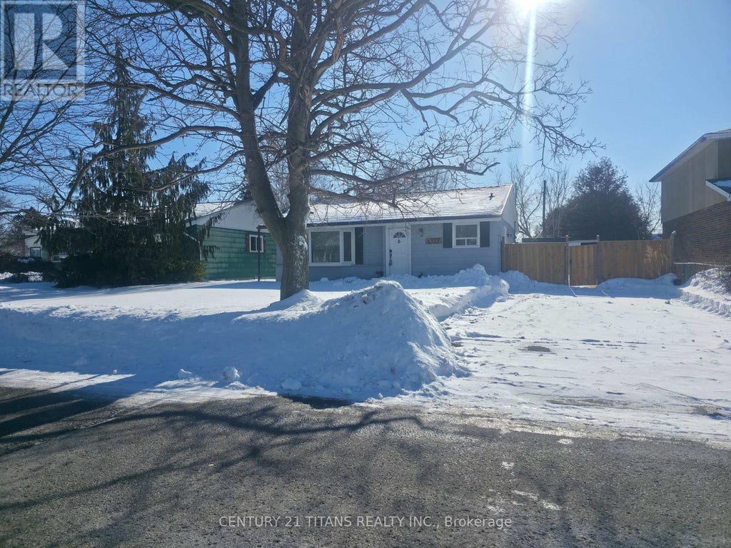 1327 Commerce Street, Pickering (bay Ridges)