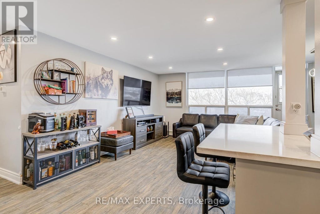 406 - 3390 Weston Road, Toronto (humbermede)