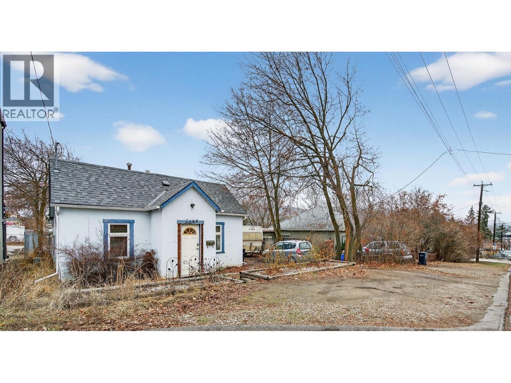 2004 33 Street, Vernon