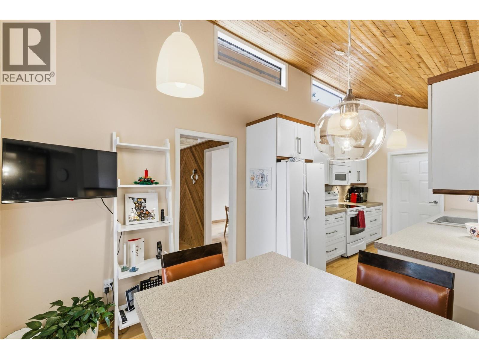 324 Clifton Road N. Kelowna, British Columbia