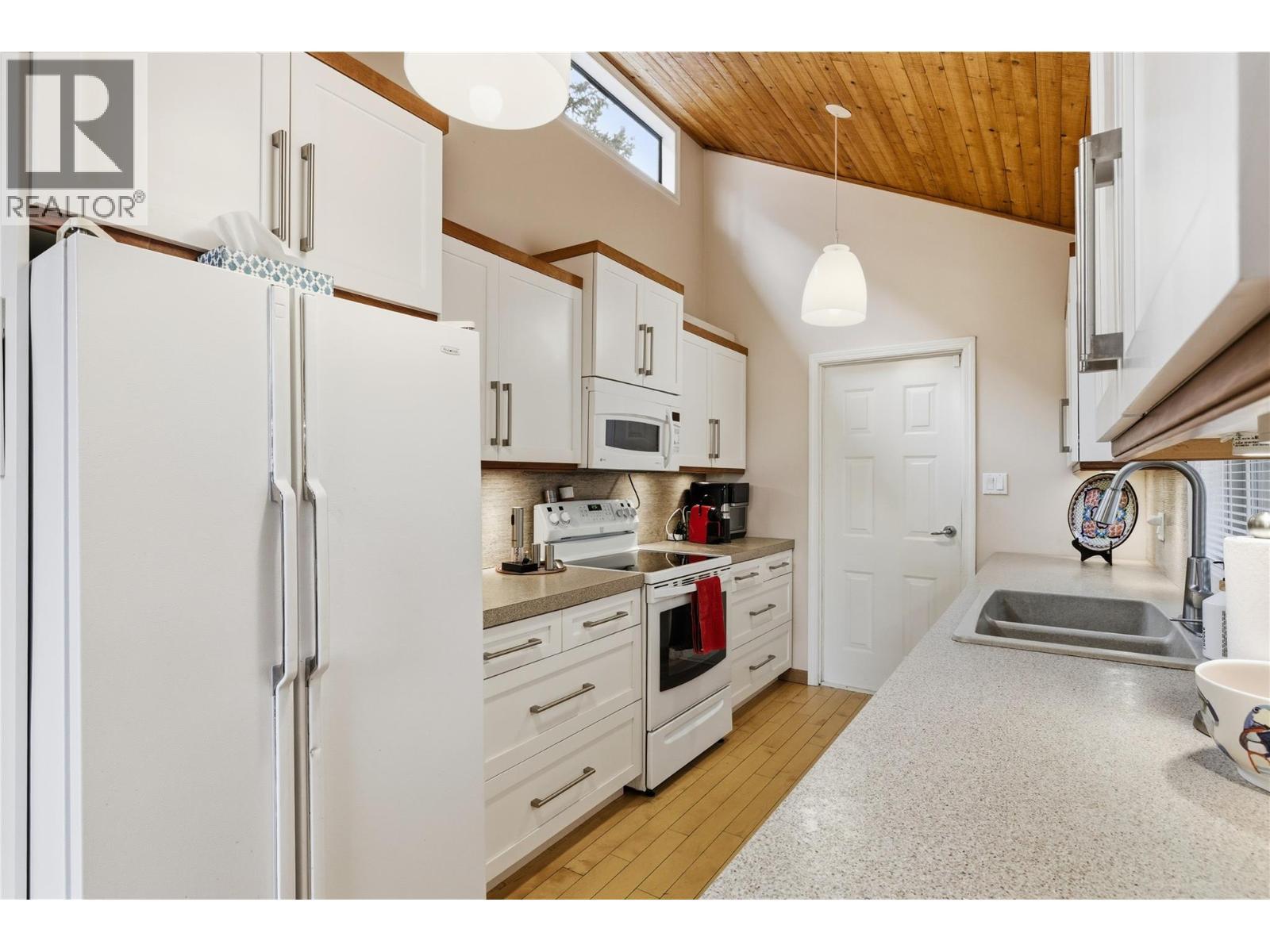 324 Clifton Road N. Kelowna, British Columbia